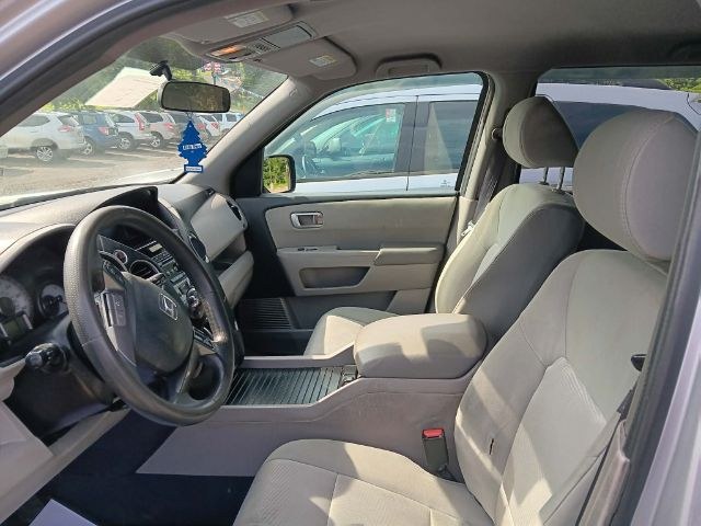 2014 SILVER Honda Pilot LX (5FNYF4H26EB) with an 3.5L V6 engine, located at 19521 New George's Creek Rd SW, Barton, MD, 21521, (301) 463-2404, 39.524323, -79.017906 - Photo#1