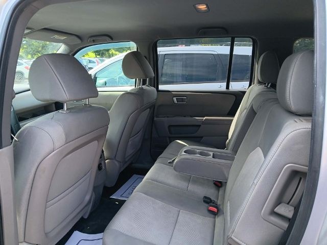 2014 SILVER Honda Pilot LX (5FNYF4H26EB) with an 3.5L V6 engine, located at 19521 New George's Creek Rd SW, Barton, MD, 21521, (301) 463-2404, 39.524323, -79.017906 - Photo#2