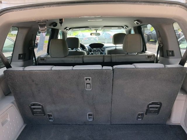 2014 SILVER Honda Pilot LX (5FNYF4H26EB) with an 3.5L V6 engine, located at 19521 New George's Creek Rd SW, Barton, MD, 21521, (301) 463-2404, 39.524323, -79.017906 - Photo#4