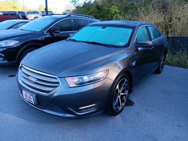photo of 2015 Ford Taurus SEL