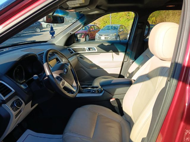 2015 RED Ford Explorer XLT (1FM5K8D80FG) with an 3.5L V6 engine, AT transmission, located at 15520 McMullen Hwy SW, Belair, MD, 21502, (301) 729-3700, 39.581375, -78.846451 - Photo#1