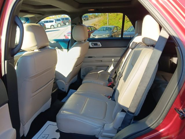 2015 RED Ford Explorer XLT (1FM5K8D80FG) with an 3.5L V6 engine, AT transmission, located at 15520 McMullen Hwy SW, Belair, MD, 21502, (301) 729-3700, 39.581375, -78.846451 - Photo#2