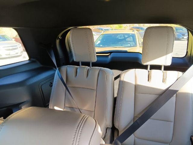 2015 RED Ford Explorer XLT (1FM5K8D80FG) with an 3.5L V6 engine, AT transmission, located at 15520 McMullen Hwy SW, Belair, MD, 21502, (301) 729-3700, 39.581375, -78.846451 - Photo#3
