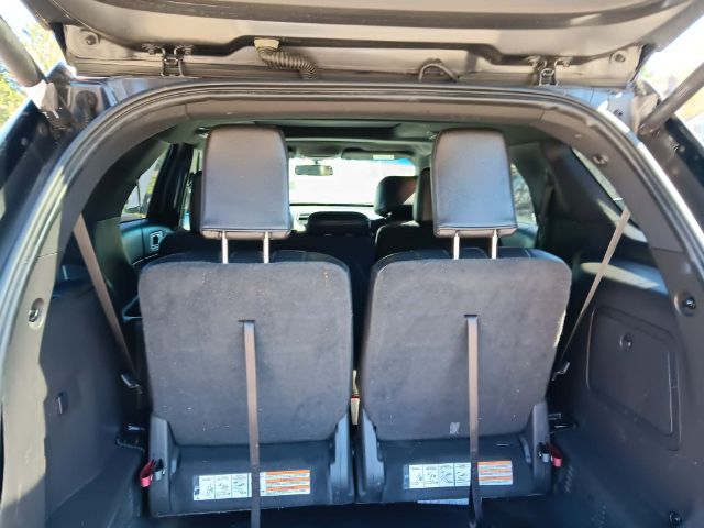 2015 GRAY Ford Explorer XLT (1FM5K8D84FG) with an 3.5L V6 engine, located at 19521 New George's Creek Rd SW, Barton, MD, 21521, (301) 463-2404, 39.524323, -79.017906 - Photo#4