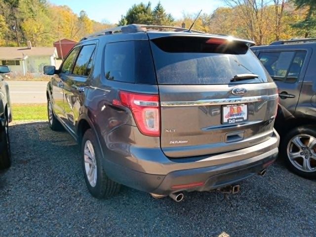2015 GRAY Ford Explorer XLT (1FM5K8D84FG) with an 3.5L V6 engine, located at 19521 New George's Creek Rd SW, Barton, MD, 21521, (301) 463-2404, 39.524323, -79.017906 - Photo#5