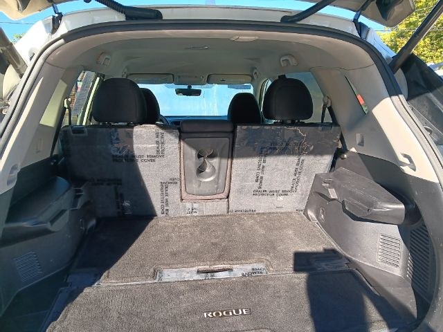 2018 WHITE Nissan Rogue SV (5N1AT2MV3JC) with an 2.5 L4 engine, located at 15520 McMullen Hwy SW, Belair, MD, 21502, (301) 729-3700, 39.581375, -78.846451 - Photo#3