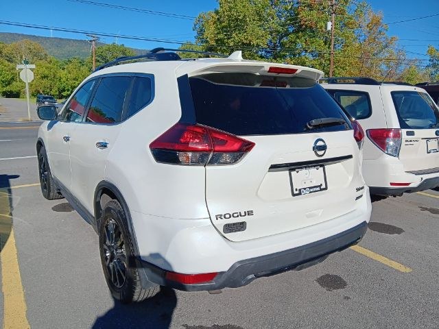 2018 WHITE Nissan Rogue SV (5N1AT2MV3JC) with an 2.5 L4 engine, located at 15520 McMullen Hwy SW, Belair, MD, 21502, (301) 729-3700, 39.581375, -78.846451 - Photo#4