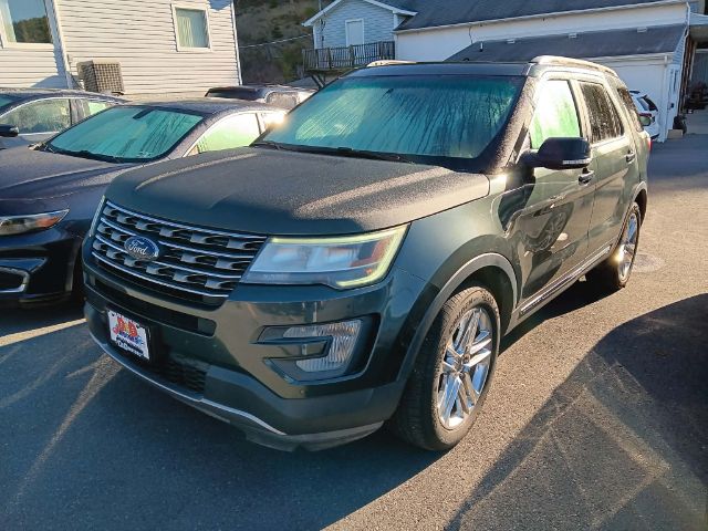 photo of 2016 Ford Explorer XLT