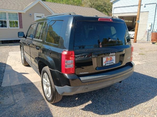 2017 BLACK Jeep Patriot Latitude FWD (1C4NJPFA2HD) with an 2.4L L4 engine, located at 19521 New George's Creek Rd SW, Barton, MD, 21521, (301) 463-2404, 39.524323, -79.017906 - Photo#4