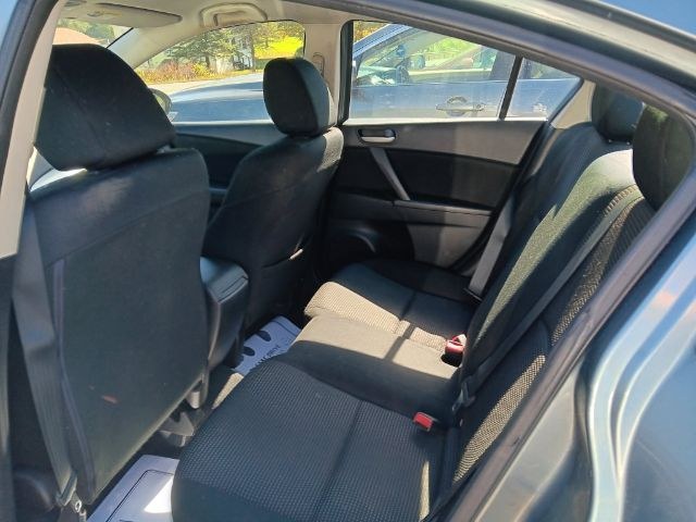 2012 GRAY Mazda Mazda3 i Sport (JM1BL1UF5C1) with an 2.4L L4 engine, CVT transmission, located at 19521 New George's Creek Rd SW, Barton, MD, 21521, (301) 463-2404, 39.524323, -79.017906 - Photo#2