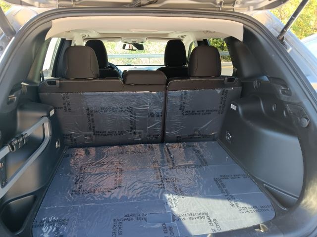 2015 SILVER Jeep Cherokee Latitude (1C4PJMCS3FW) with an 2.4L L4 engine, located at 15520 McMullen Hwy SW, Belair, MD, 21502, (301) 729-3700, 39.581375, -78.846451 - Photo#3