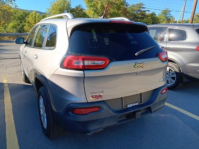 2015 SILVER Jeep Cherokee Latitude (1C4PJMCS3FW) with an 2.4L L4 engine, located at 15520 McMullen Hwy SW, Belair, MD, 21502, (301) 729-3700, 39.581375, -78.846451 - Photo#4
