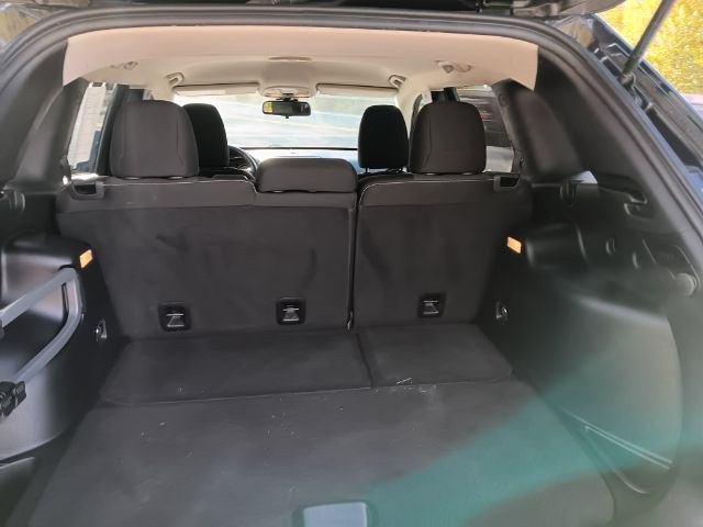 2016 BLACK Jeep Cherokee Latitude (1C4PJMCS1GW) with an 3.2L V6 engine, located at 15520 McMullen Hwy SW, Belair, MD, 21502, (301) 729-3700, 39.581375, -78.846451 - Photo#3