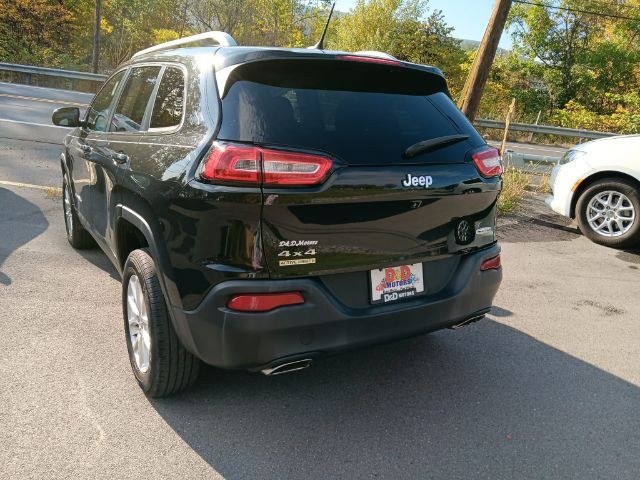 2016 BLACK Jeep Cherokee Latitude (1C4PJMCS1GW) with an 3.2L V6 engine, located at 15520 McMullen Hwy SW, Belair, MD, 21502, (301) 729-3700, 39.581375, -78.846451 - Photo#4