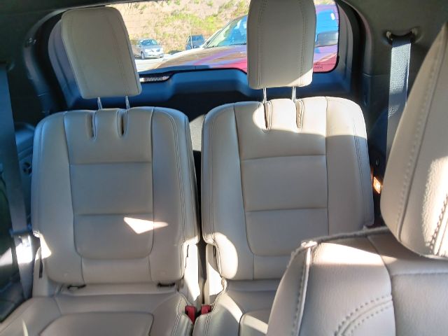 2014 RED Ford Explorer XLT (1FM5K8D84EG) with an 3.5L V6 engine, AT transmission, located at 15520 McMullen Hwy SW, Belair, MD, 21502, (301) 729-3700, 39.581375, -78.846451 - Photo#3