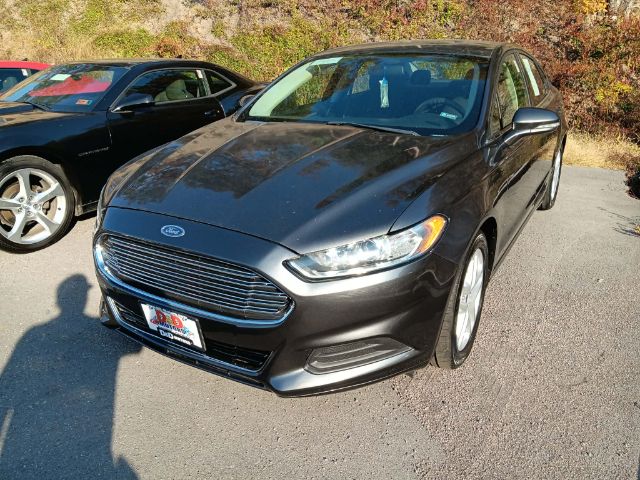 photo of 2016 Ford Fusion SE