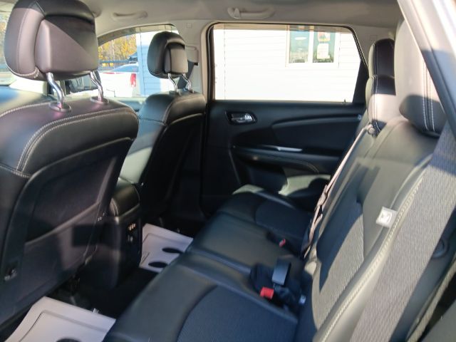 2016 GRAY Dodge Journey Crossroad Plus (3C4PDCGB0GT) with an 3.6L V6 engine, AT transmission, located at 15520 McMullen Hwy SW, Belair, MD, 21502, (301) 729-3700, 39.581375, -78.846451 - Photo#3