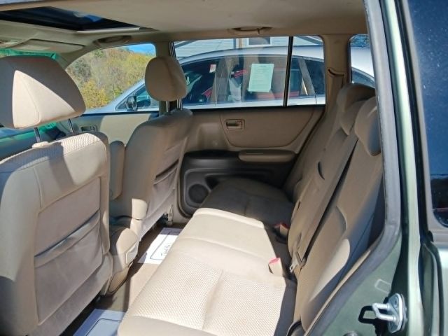 2007 GRAY Toyota Highlander w/3rd Row | Sport w/3rd Row | Limited w/3rd Row (JTEEP21A570) with an 3.3L V6 engine, AT transmission, located at 19521 New George's Creek Rd SW, Barton, MD, 21521, (301) 463-2404, 39.524323, -79.017906 - Photo#2