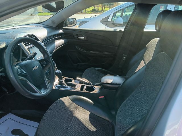2015 SILVER Chevrolet Malibu 1LT (1G11C5SL9FU) with an 2.5 L4 engine, AT transmission, located at 19521 New George's Creek Rd SW, Barton, MD, 21521, (301) 463-2404, 39.524323, -79.017906 - Photo#1